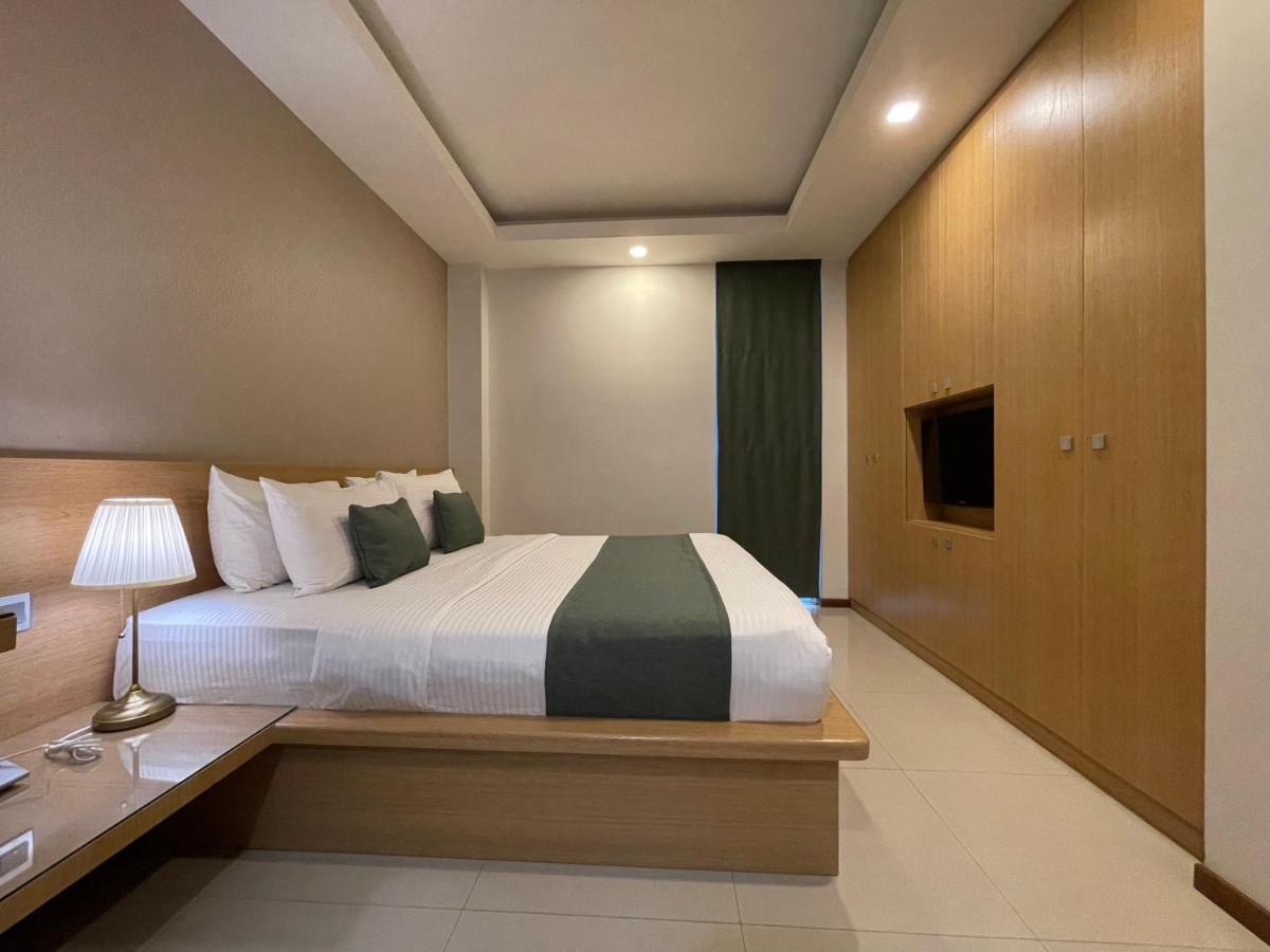 Huvan Beach Hotel At Hulhumale Exteriör bild