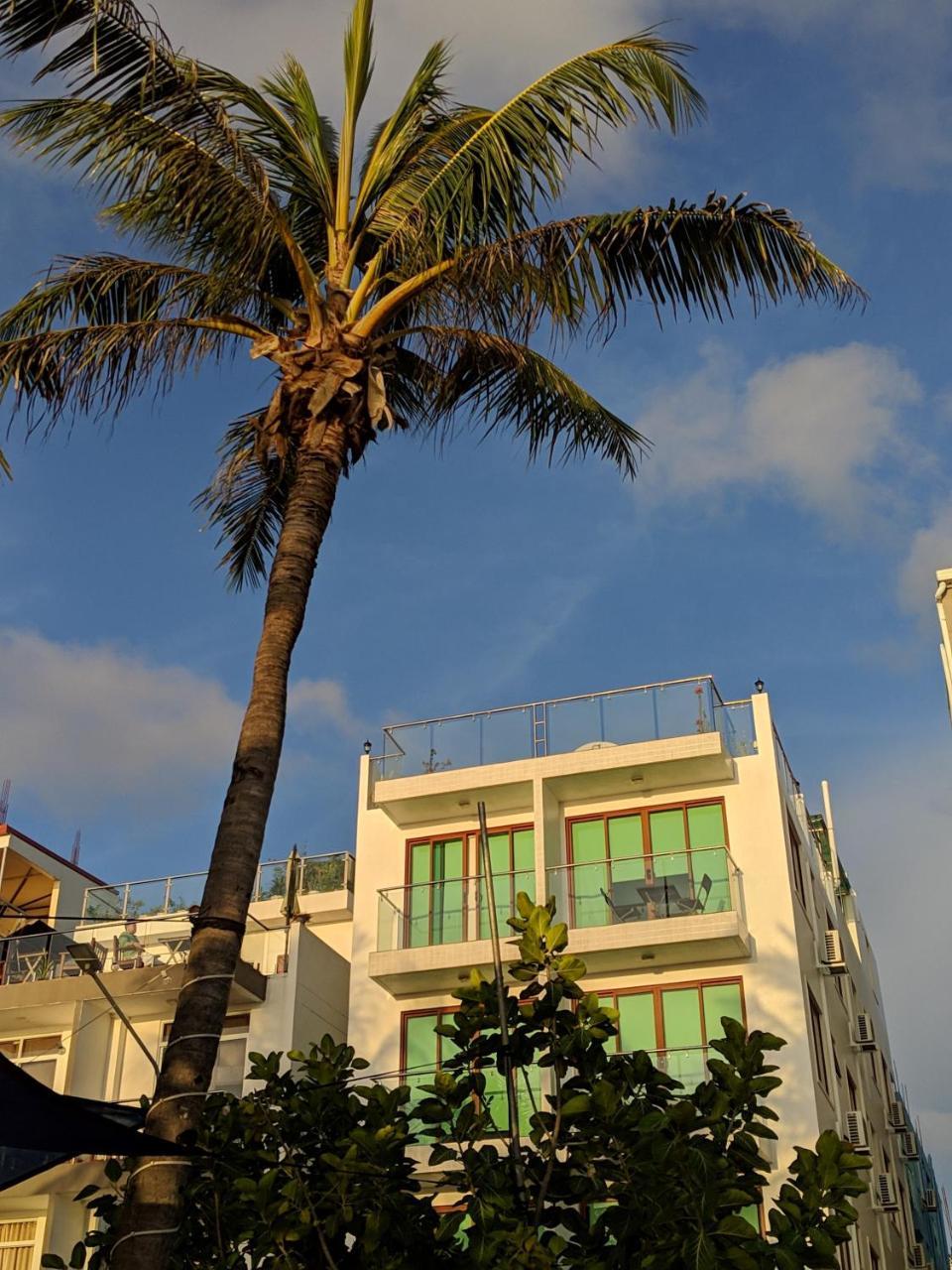Huvan Beach Hotel At Hulhumale Exteriör bild