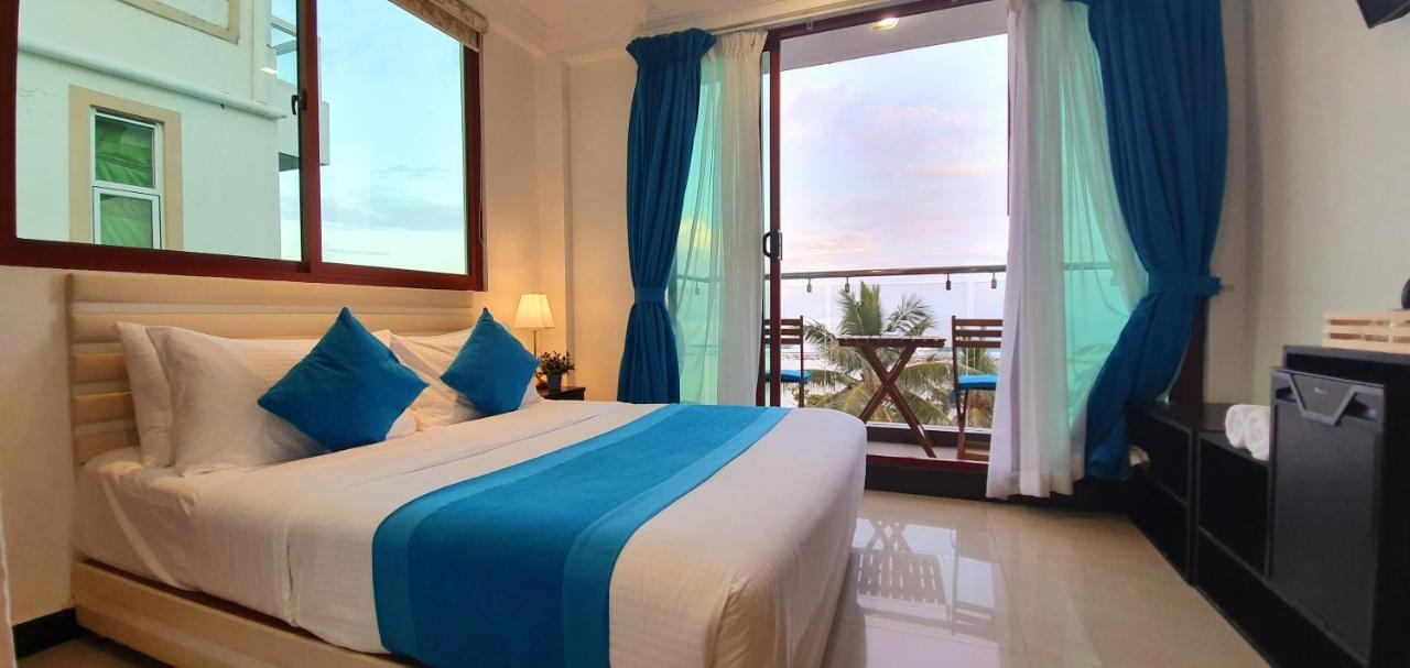 Huvan Beach Hotel At Hulhumale Exteriör bild