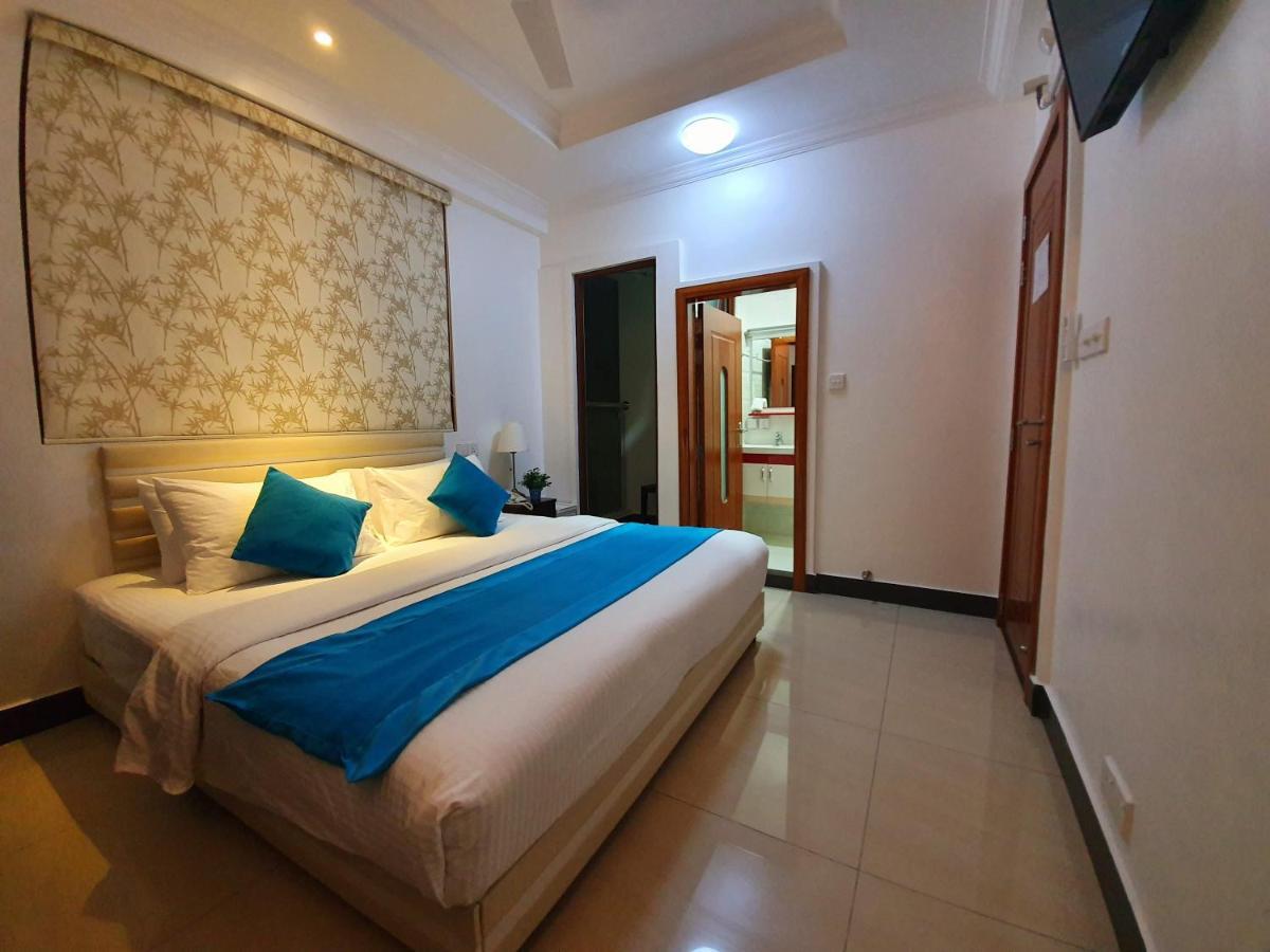 Huvan Beach Hotel At Hulhumale Exteriör bild