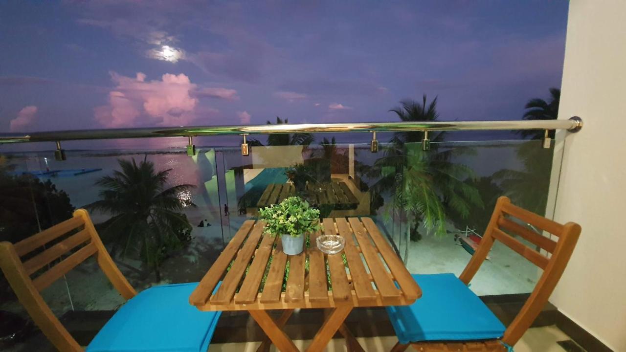 Huvan Beach Hotel At Hulhumale Exteriör bild