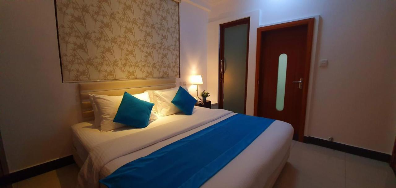 Huvan Beach Hotel At Hulhumale Exteriör bild