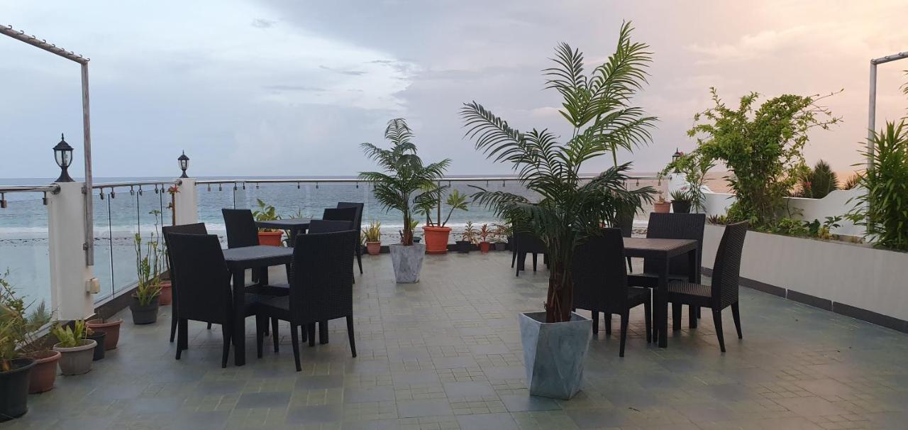 Huvan Beach Hotel At Hulhumale Exteriör bild