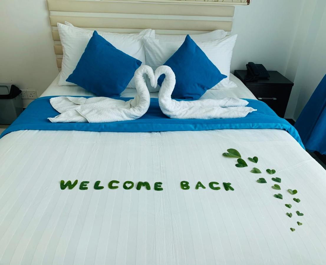 Huvan Beach Hotel At Hulhumale Exteriör bild