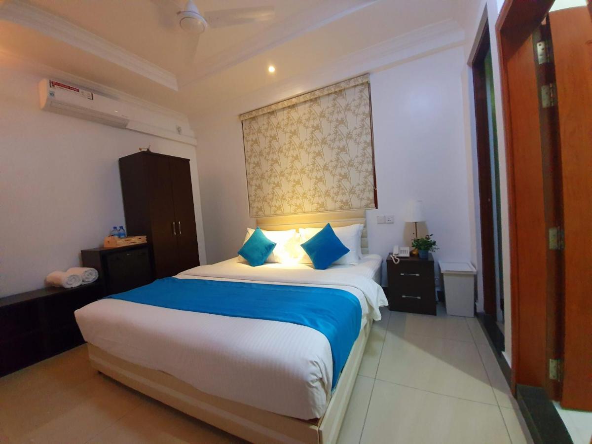 Huvan Beach Hotel At Hulhumale Exteriör bild