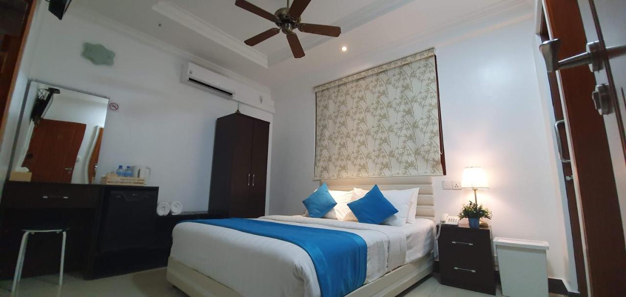 Huvan Beach Hotel At Hulhumale Exteriör bild