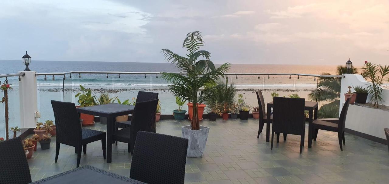 Huvan Beach Hotel At Hulhumale Exteriör bild